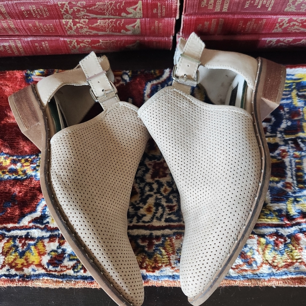 STEVEN by Steve Madden “Cirsi” Perforated Ankle Booties – Women’s 6M - Picture 4 of 14